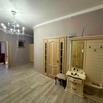 Продаж  квартири з підземним паркингом Новомістенська від Власника