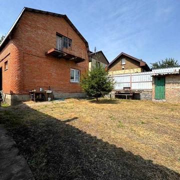 Якісно-збудований будинок для родини