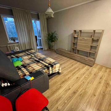Продам 2-кім квартиру з ремонтом, балконом, Академіка Ромоданова 11/15