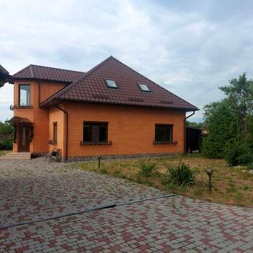 Продам 2 будинки новобудова на земельній ділянці 14 соток в Дергачах.С