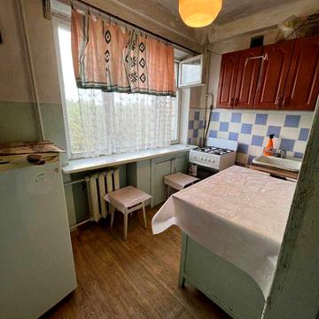 Продам 2х кімнатну квартиру по вул. Кубанської України