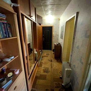 Продам 1 комн левый берег 1 мкрн 15 $ торг