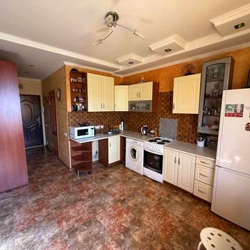 Квартира с большой гостиной 17 м2 на Таирова