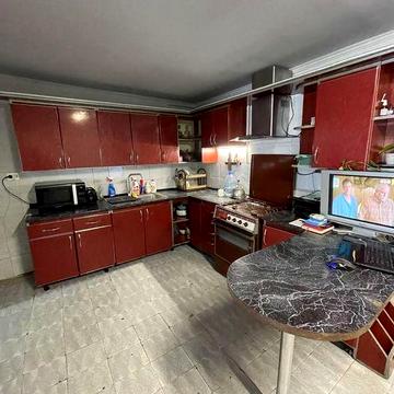 Продаж 2 поверхового будинку