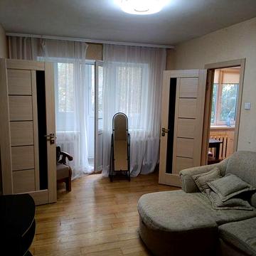 Здається двокімнатна в центрі на вул.Небесної Сотні