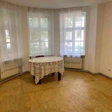 Продаж 2х кімнатної квартири наПідгірній в центрі Ужгорода