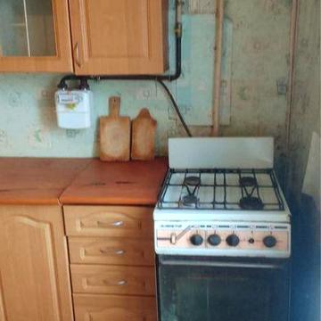 Продам простору 1 кімнатну квартиру в центрі міста Узина