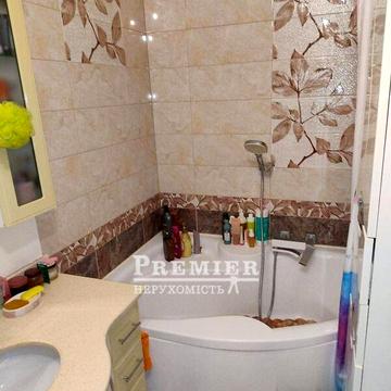 Продаж 2к Квартира Академіка Сахарова вулиця