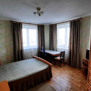Голосіївська вул., 13