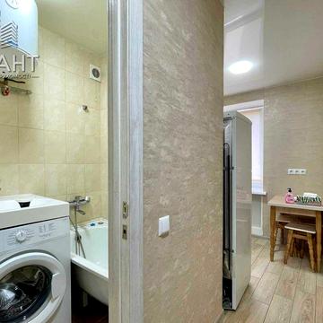 Продам 1 кімнатну квартиру в Центрі міста.