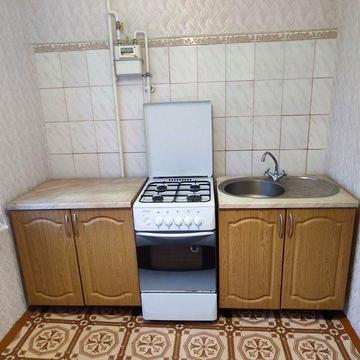 Здається 1-кім по вул Олени Теліги