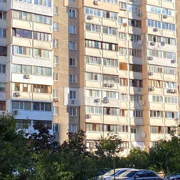 Продам 3-кімнатну квартиру в Святошинському районі Києва