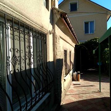 Здам 3-кімнатний будинок довгостроково у Одесі