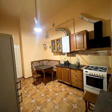 Оренда 3 кімнатної квартири по вулиці Пекарська ЦЕНТР