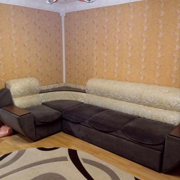 Юрія Побєдоносцева бульв., 3