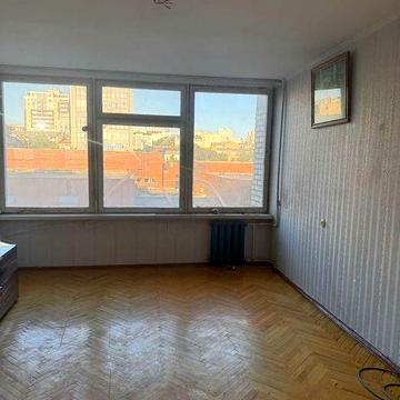 Продам 3к. квартиру бiля Цирку, вул. Дмитрiвська,2