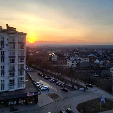 Приозерна вул., 1