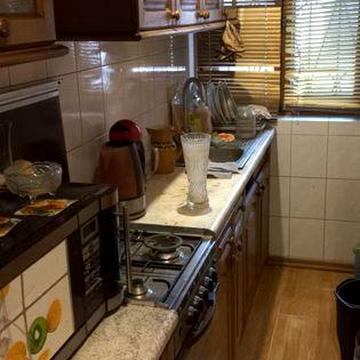 2 х комнатная квартира с гаражем в центре