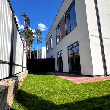 Полтавська вул.