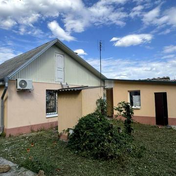 Продам будинок в самому центрі