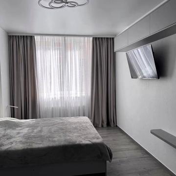 Захисників України вул. (1-го Травня), 42-Б