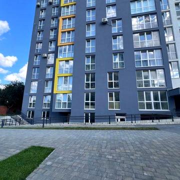 Продаж 2-кім.квар.81.3кв.м.в зданому будинку.Ціна:89900$