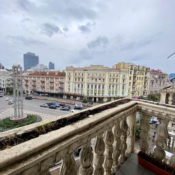 Велика Васильківська вул. (Червоноармійська), 24