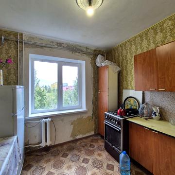 Мілютенка вул., 10/1