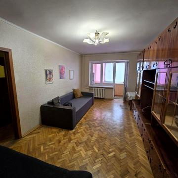 Ґарета Джонса вул. (Сімї Хохлових), 1
