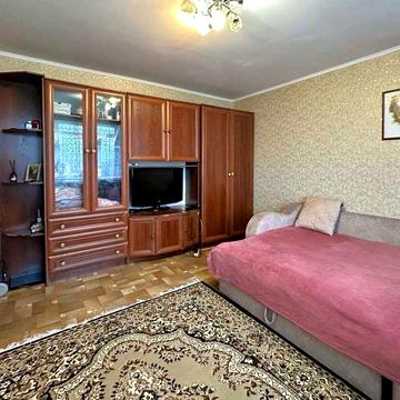 Однокімнатна квартира з УСІМ необхідним! Охайна! Великий балкон!