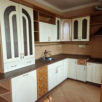 Здам в оренду 2к на Стешенків 3