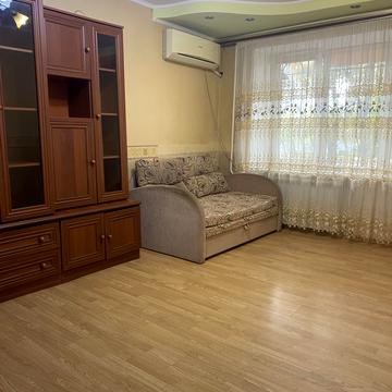 Краснова вул., 14