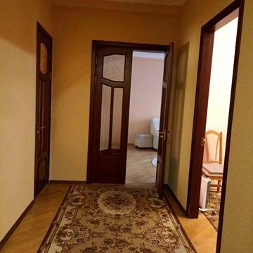 Здам 3кім.кв метро 5хв по вул Антоновича(Горького) 14Б.