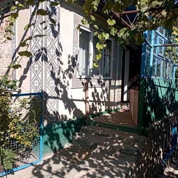 Продам добротний будинок