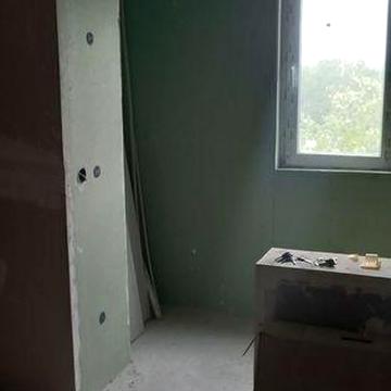 Продам 1  квартиру,  чітаемо уважно опис .