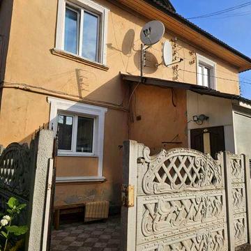 Здам в оренду трьохкімнатну квартиру, з автономним опаленням, в центрі