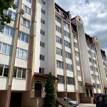 Гетьмана Петра Дорошенка вул., 18б