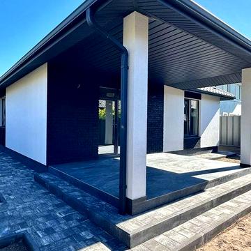 Одноповерховий будинок з авто навісом. Місто Буча