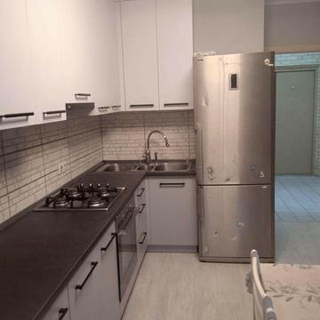 Здається 1кв на Старому місті 14000+ торг