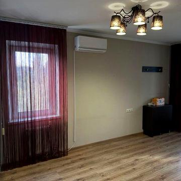 Продається 2-кімнатна квартира Рятувальників 35