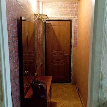 Продам 2 комнатную квартиру на втором этаже  на ул.Ньютона.