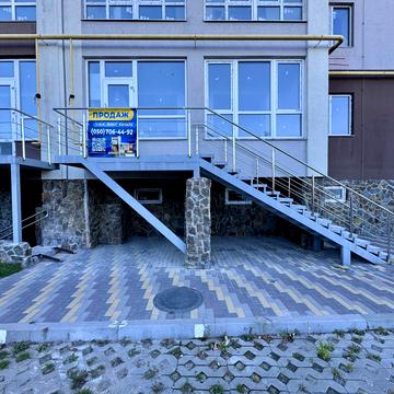 Леоніда Каденюка вул., 18