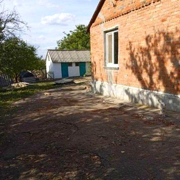 Продам добротный дом со всеми удобствами за 5500 у.е.