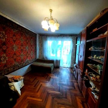 Продам 1кв. Героев Крут, Хорошее состояние.