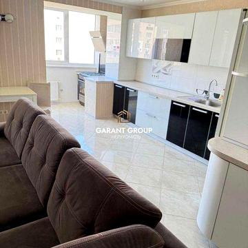 Трикімнатна квартира в домі з червоної цегли/Вільямса