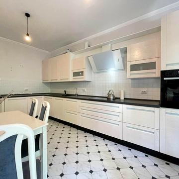 Погулянка вул., 5