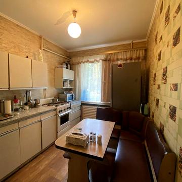 Довгострокова оренда 3-кімнатної | вул. Космонавтів