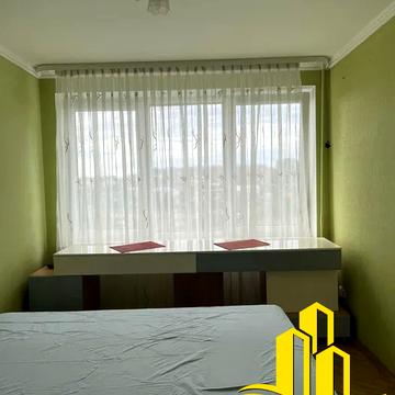 Академіка Євгена Лазаренка вул., 38