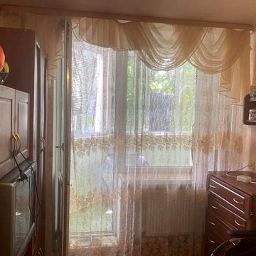**Продам 2-кімнатну квартиру, 3 поверх, все поруч**