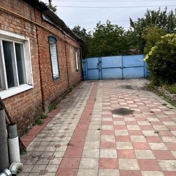 Продам 1/2 дома в г. Чугуев( Осиновка)